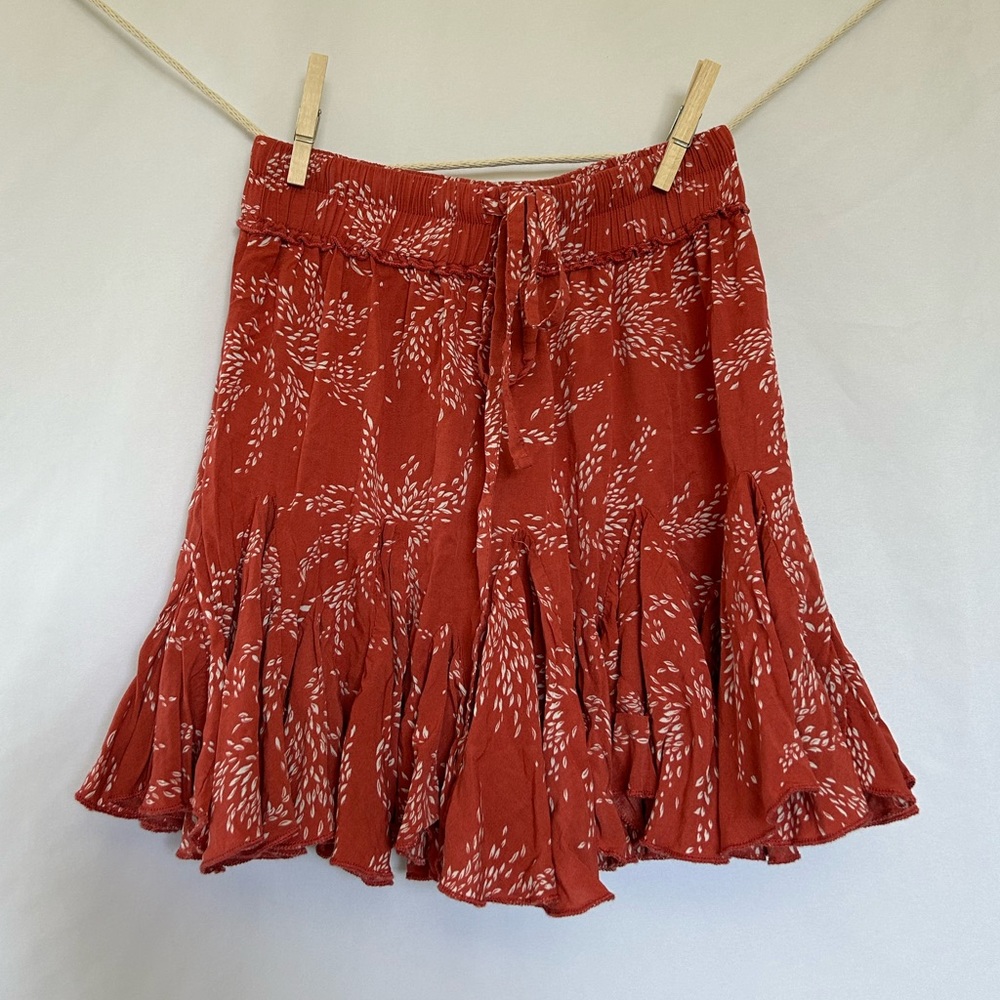 SOLD ‼️ Selfie Leslie Mini Skirt